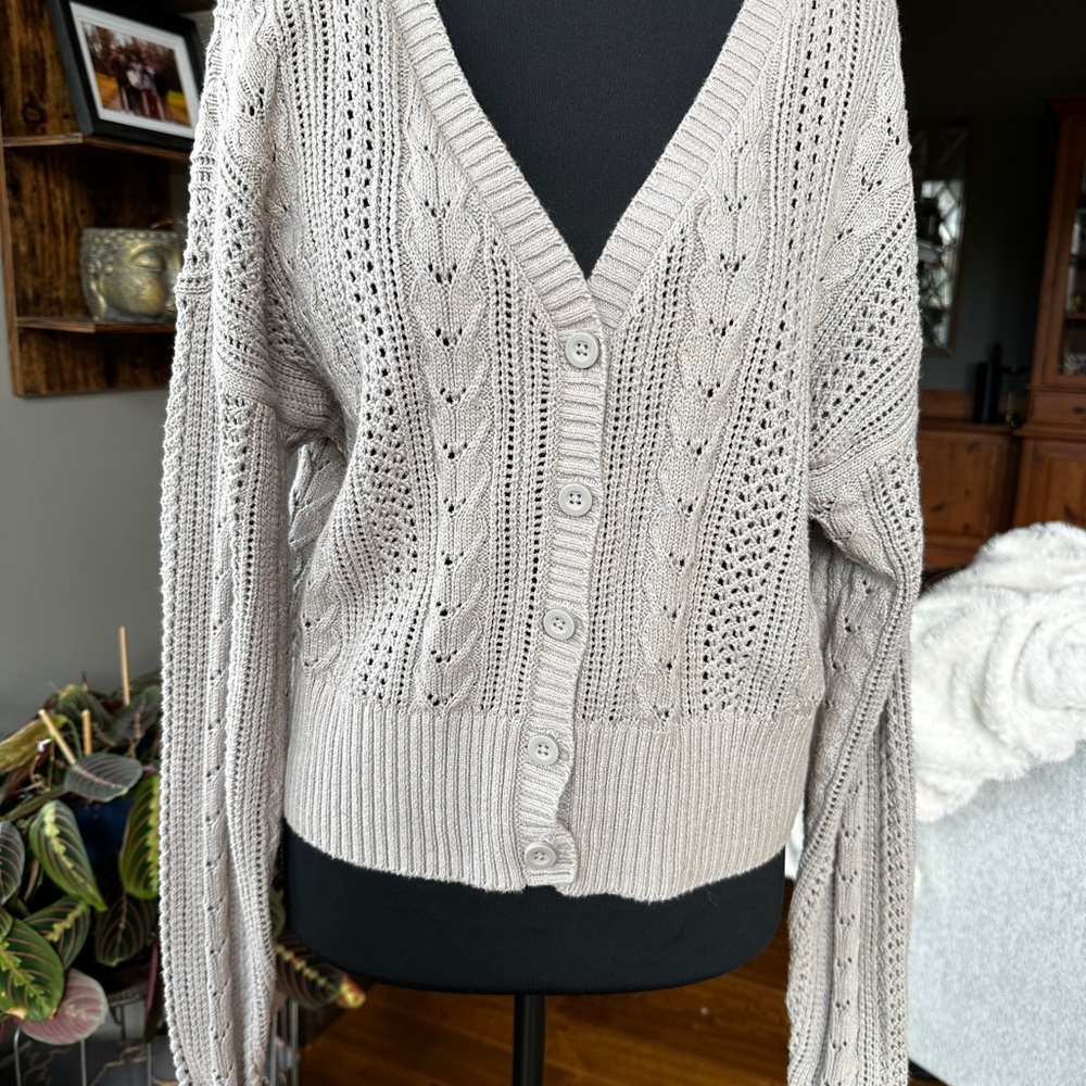 Hollister cardigan - beige. Size L